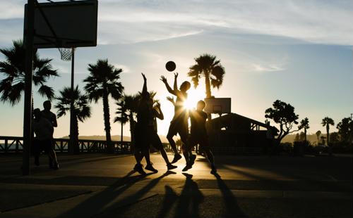 In addition to gaining real traction in the market, connected wears are achieving increased media visibility due in part to the emergence of the first large-scale adopter of the experimental technology: the National Basketball Association.