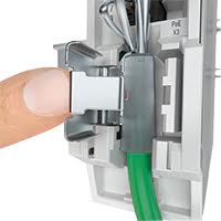 Tool-free shield connection